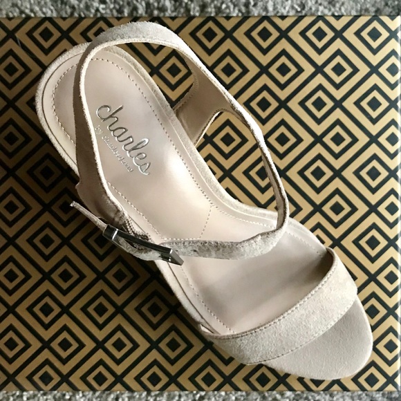 👡 NEW Charles David Wedges 👡 - Picture 3 of 4